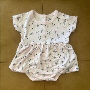 💙5/$25💙 Coccoli Bamboo Skirted Onesie 1M